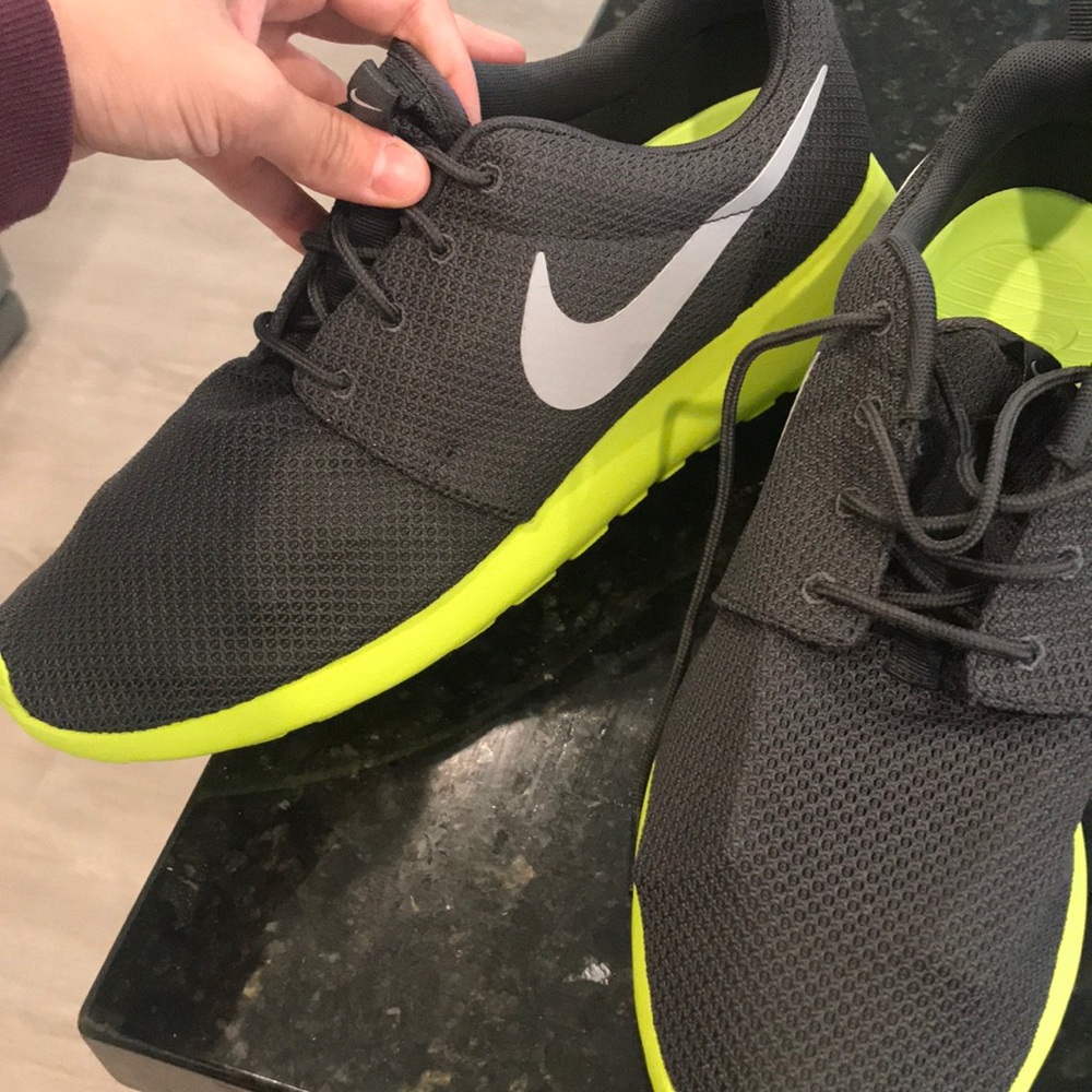 Rare Nike Roshe Run